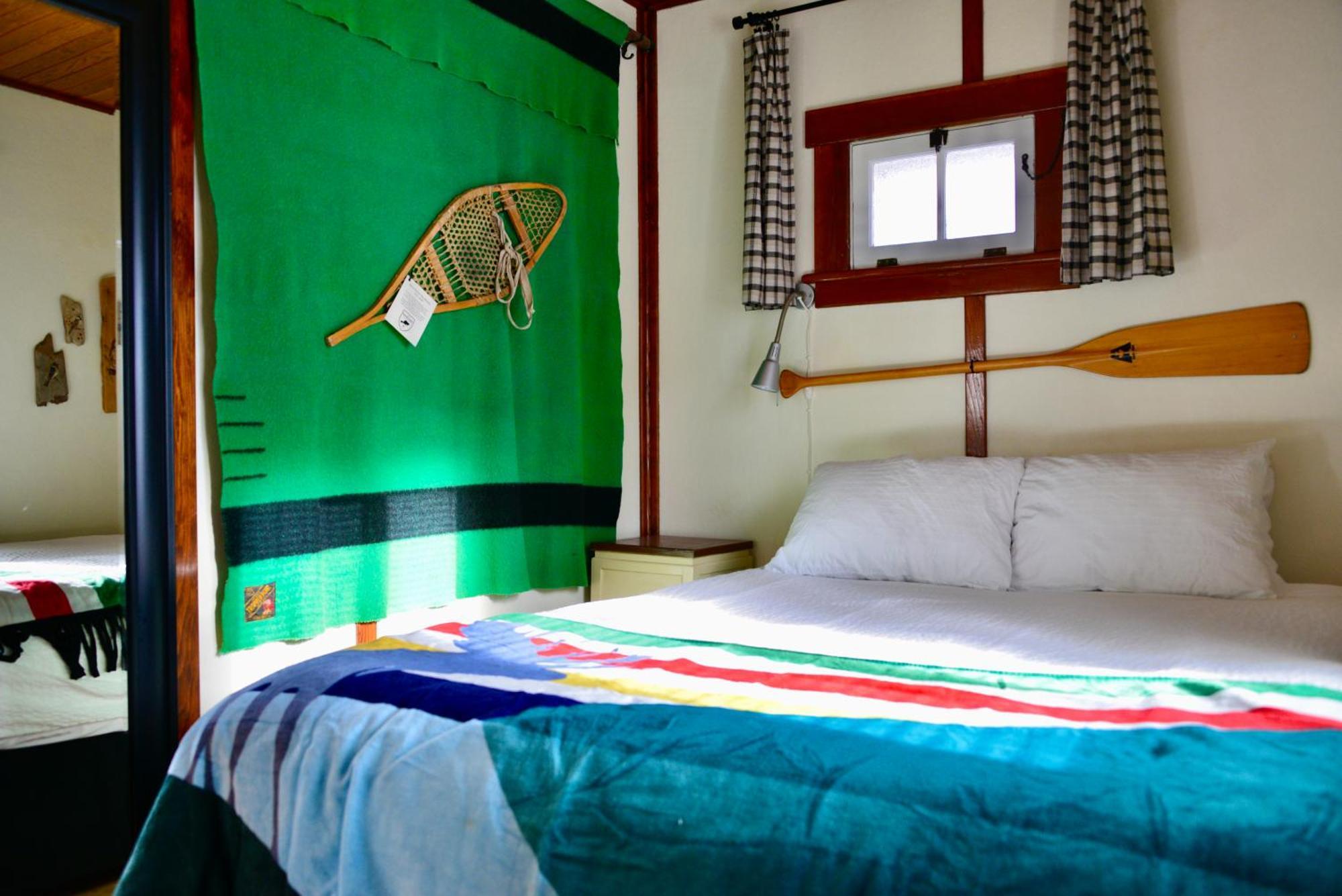 Banff Beaver Cabins Экстерьер фото